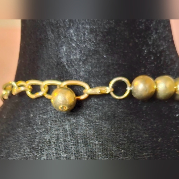 Vintage gold-tone beaded necklace with pearls! It's so pretty - Picture 7 of 8